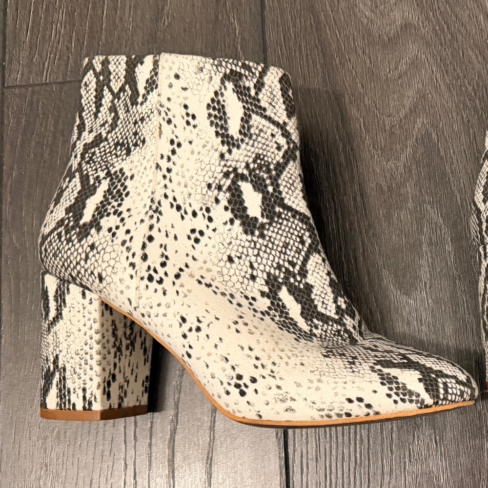Band of Gypsies Black & White Snakeskin Chunky Heel Ankle Booties